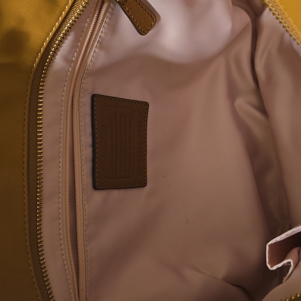 Coach Saddle & Tan Leather Bag with Gold Accents - Picture 6 of 9